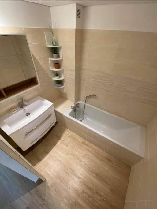 L'Atelier Marin Sur Le Port Des Marines Apartment Коголен Екстериор снимка